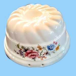 VTG Ceramic Floral Jello Mold Cottagecore English Cottage Wall Hanging Decor